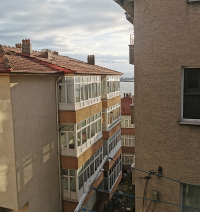 ORTA CAMİİ MEVKİİNDE 2+1 KİRALIK DAİRE